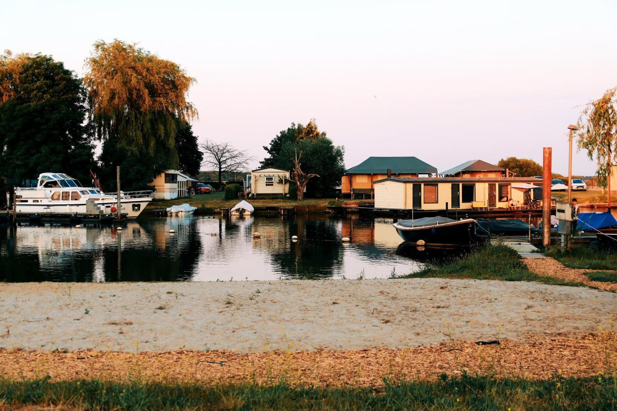 Luxury Lake Lodge Alphen  Exterior foto